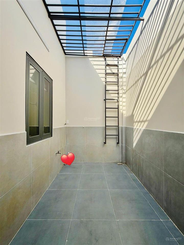 Nhà có phòng ngủ tầng trệt ngay trần tuấn khải q.5, cho thuê 24tr,giá 3tỷ770/71m2,gần chợ hoà bình