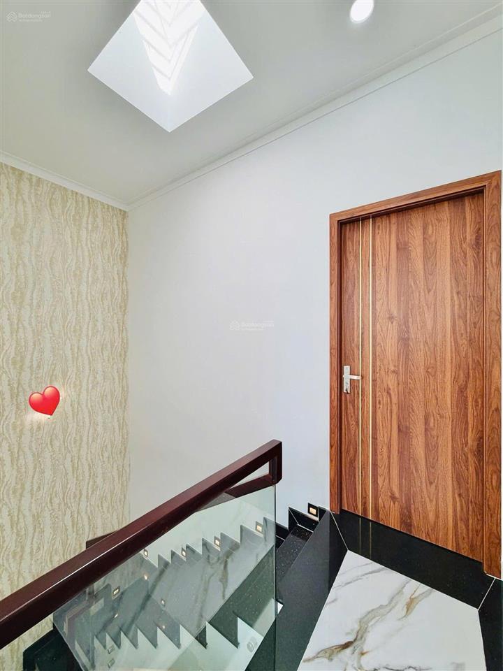 Nhà có phòng ngủ tầng trệt ngay trần tuấn khải q.5, cho thuê 24tr,giá 3tỷ770/71m2,gần chợ hoà bình