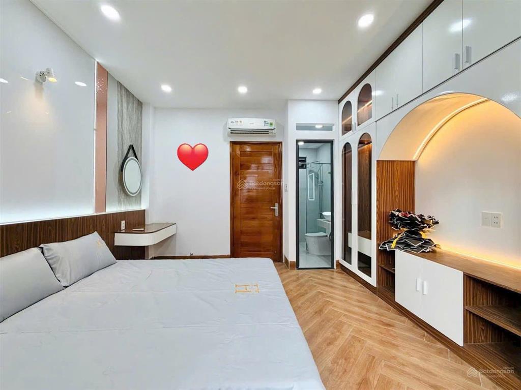 Định cư bán nhà đang cho thuê 23tr, ngay lê hồng phong q.10, giá 3tỷ750/73m2, gần ngã 7 lý thái tổ