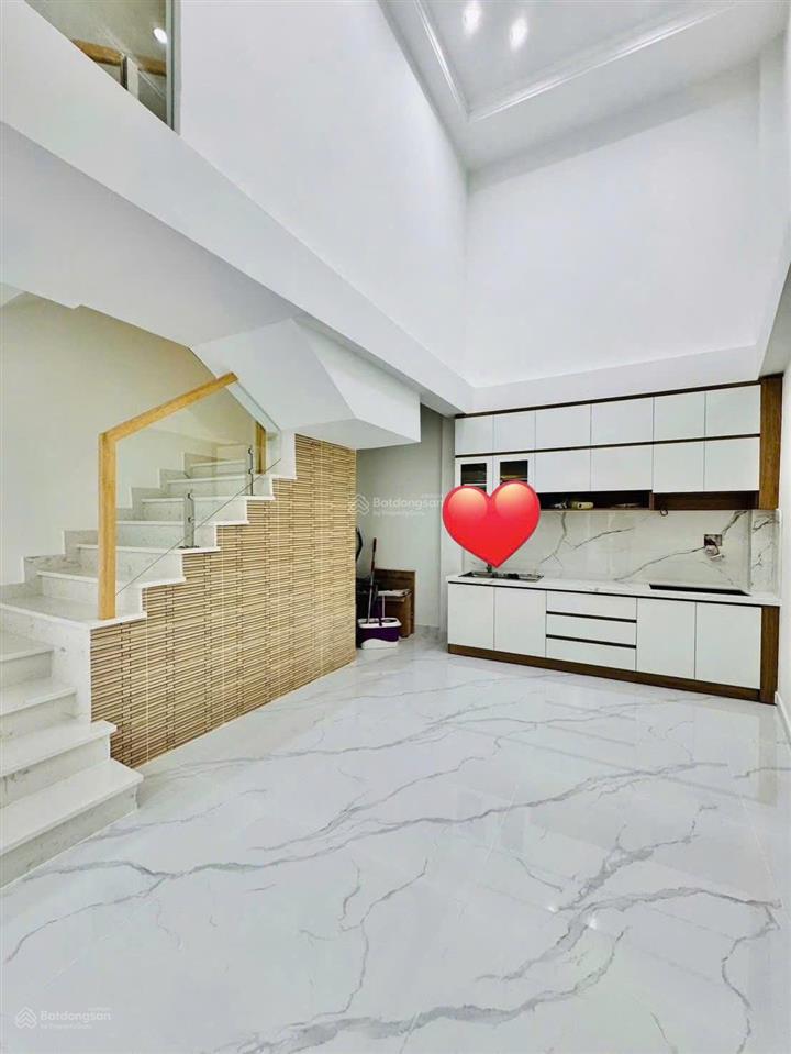 Bán nhà đường 6,8m bùi hữu nghĩa  q. 5, giá 3tỷ770/69m2, đang cho thuê 24 triệu, ngay chợ hòa bình