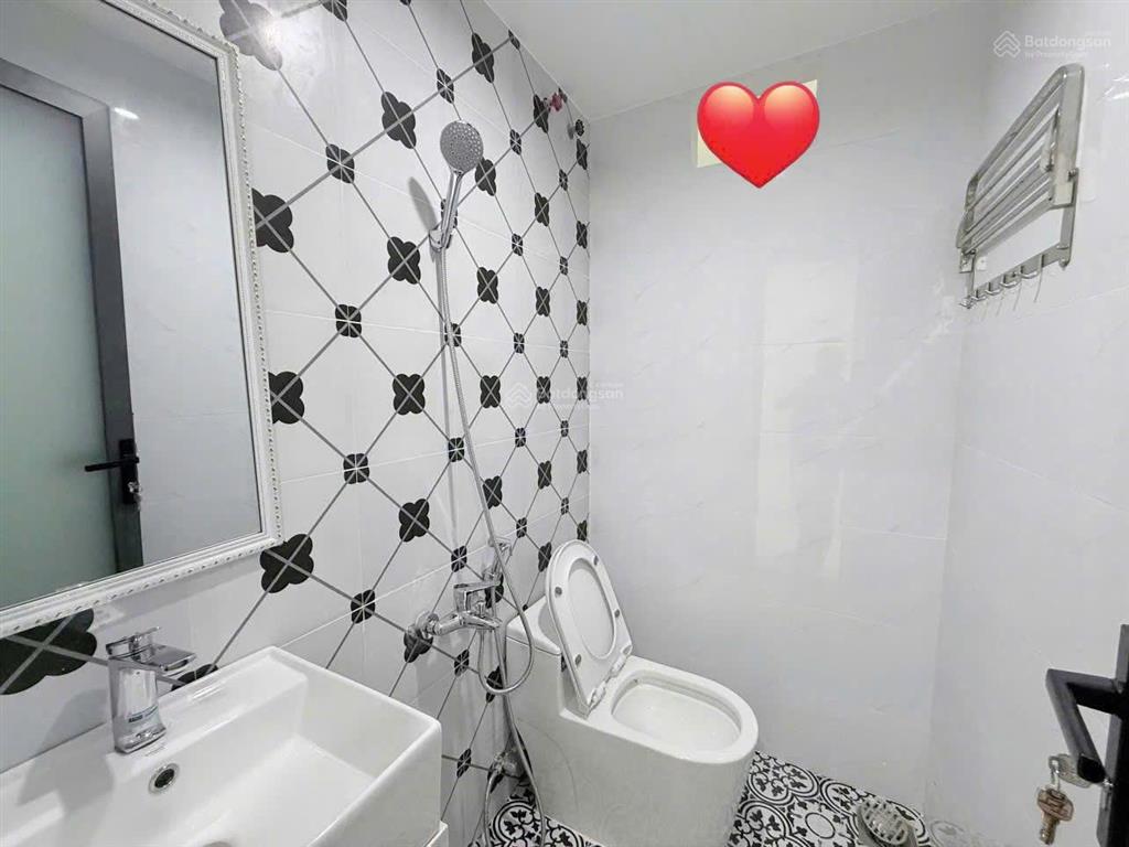 Bán nhà đường 6,8m bùi hữu nghĩa  q. 5, giá 3tỷ770/69m2, đang cho thuê 24 triệu, ngay chợ hòa bình