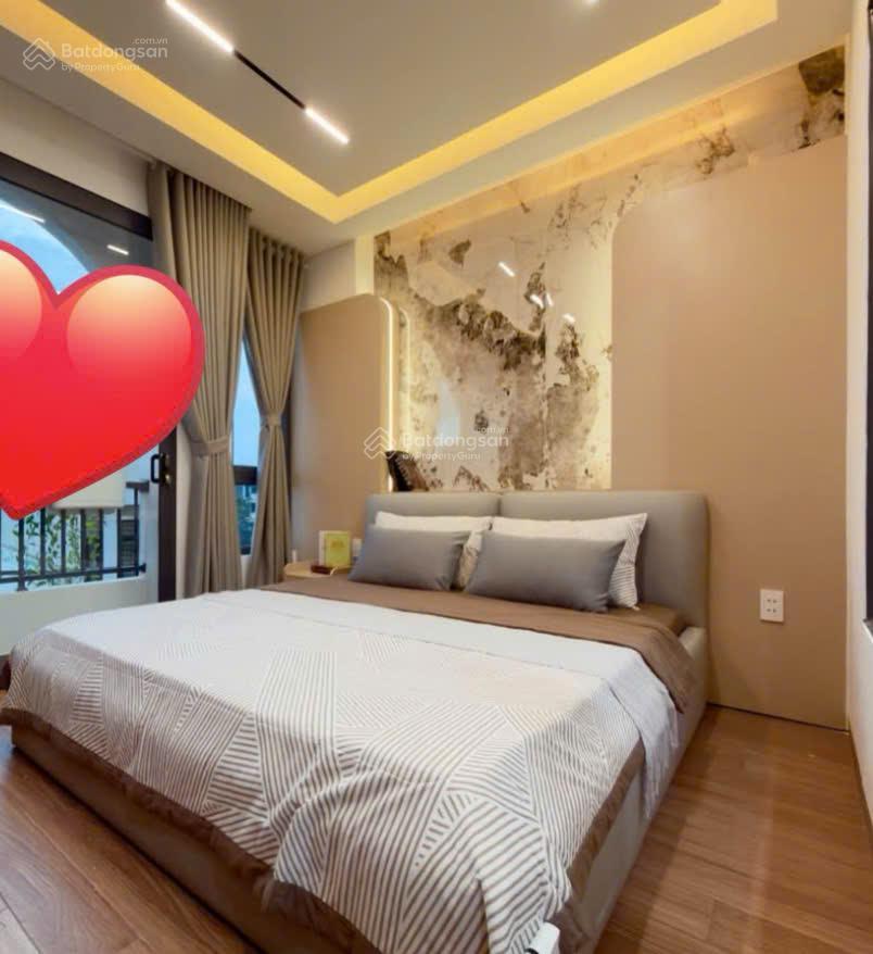 Cần vốn bán nhà đường ôtô trương quyền  q. 3, đang cho thuê 27tr, dt 67m2, gần chợ tân định