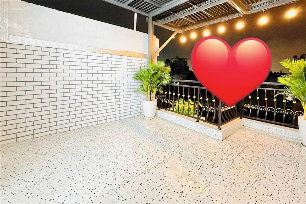 Bán nhà ngang khủng 5,5m  cho thuê 29tr, đường đặng dung q.1, giá 4tỷ050/77m2, gần chợ tân định