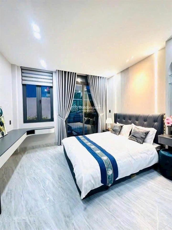Hàng hiếm cho thuê 28tr, đường nguyễn gia trí  bình thạnh, giá 3tỷ990/82m2, gần ngã tư hàng xanh
