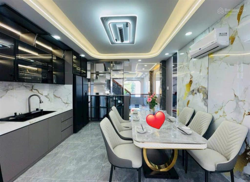 Bán nhà 2 lầu  đang cho thuê 24triệu, đường bạch đằng bình thạnh, giá 3tỷ550, gần chợ bà chiểu