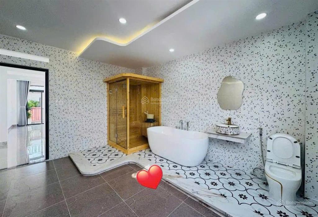 Bán nhà 2 lầu  đang cho thuê 24triệu, đường bạch đằng bình thạnh, giá 3tỷ550, gần chợ bà chiểu