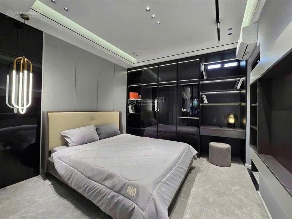 Cô mơ bán gấp căn nhà đường ôtô 7,2m trần đình xu  q.1, đang cho thuê 38 triệu, giá 4tỷ990/87m2