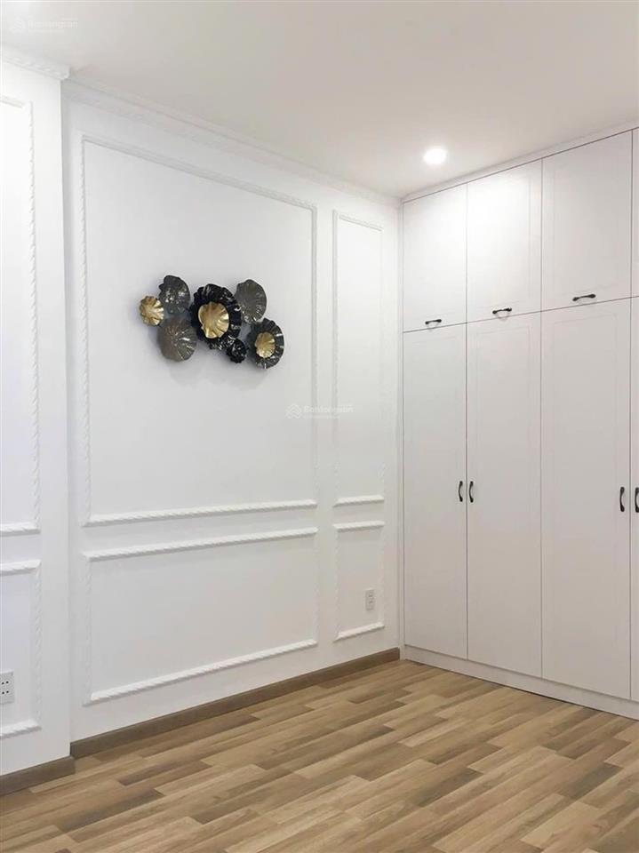 Gia đình bán gấp nhà đang cho thuê 30tr, đ.trần minh quyền q.10. giá 3tỷ480/64,8m2,gần đh văn hiến