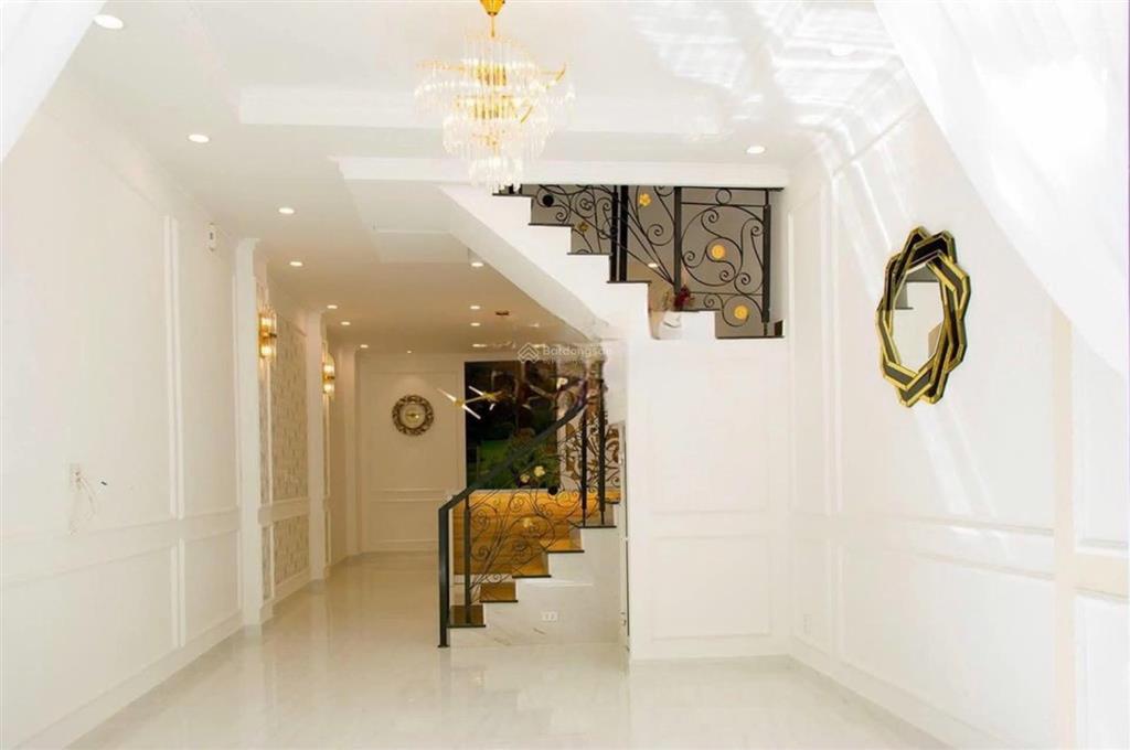 Gia đình bán gấp nhà đang cho thuê 30tr, đ.trần minh quyền q.10. giá 3tỷ480/64,8m2,gần đh văn hiến