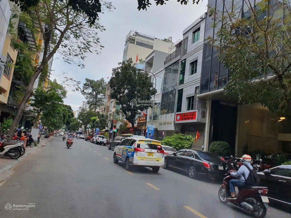 Cô liễu bán căn nhà đang cho thuê 36tr, đường 8m ký con  q.1, giá 5tỷ620/88m2. gần chợ bến thành