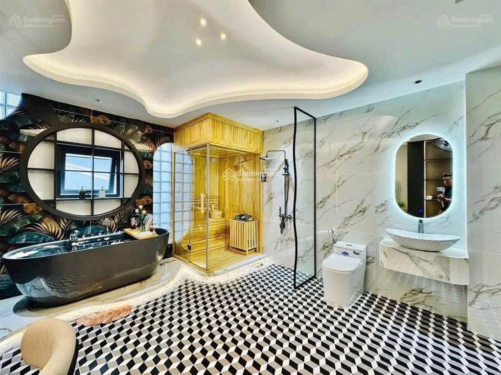Tôi thiện chí bán căn nhà cho thuê 39tr, đ. lê anh xuân  q.1. giá 5tỷ450/96,5m2. gần chợ bến thành