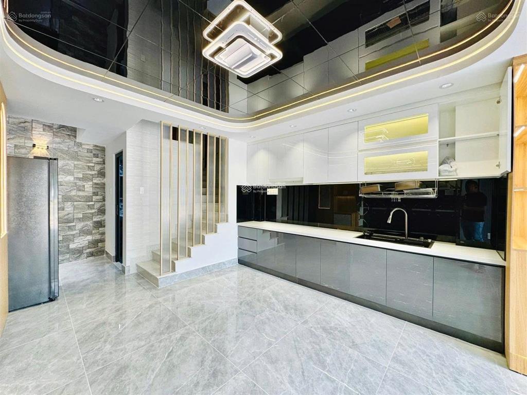 Tìm chủ cho căn nhà đường 6,8m huỳnh tịnh của q.3. cho thuê 27tr, giá 4tỷ190/83m2,gần chợ tân định