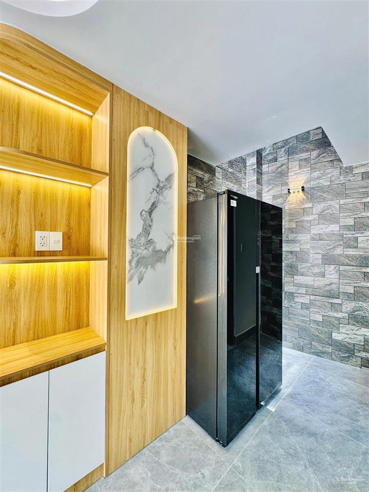 Tìm chủ cho căn nhà đường 6,8m huỳnh tịnh của q.3. cho thuê 27tr, giá 4tỷ190/83m2,gần chợ tân định