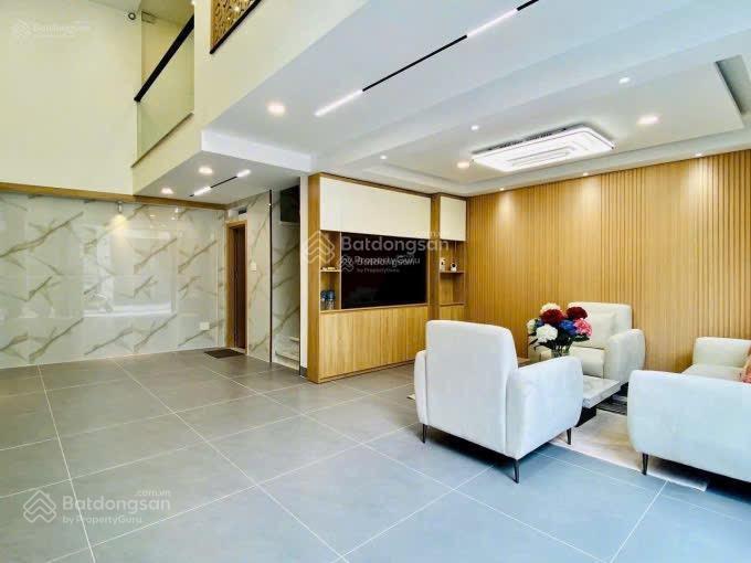 Cô ái bán gấp đường rạch bùng binh p9 q3. giá 5tỷ690/86,8m2 giao cách mạng tháng tám. cho thuê 30tr