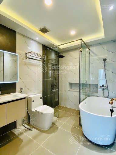 Cô ái bán gấp đường rạch bùng binh p9 q3. giá 5tỷ690/86,8m2 giao cách mạng tháng tám. cho thuê 30tr