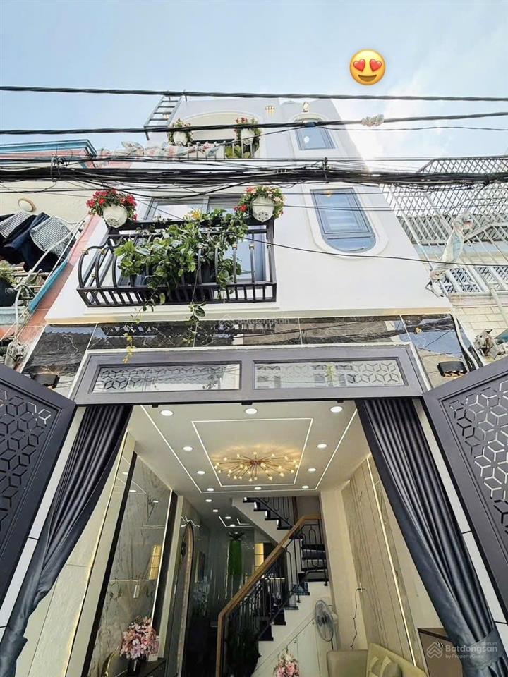 Siêu phẩm giá rẻ ở bến vân đồn, p5, quận 4. gía 4,290ty/ 68,8m2 cách chợ xóm chiếu 5 phút di chuyển