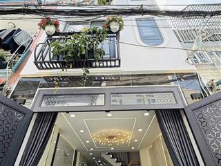 Siêu phẩm giá rẻ ở bến vân đồn p5 quận 4. dt 77,5m2 cách chợ xóm chiếu 5 phút di chuyển