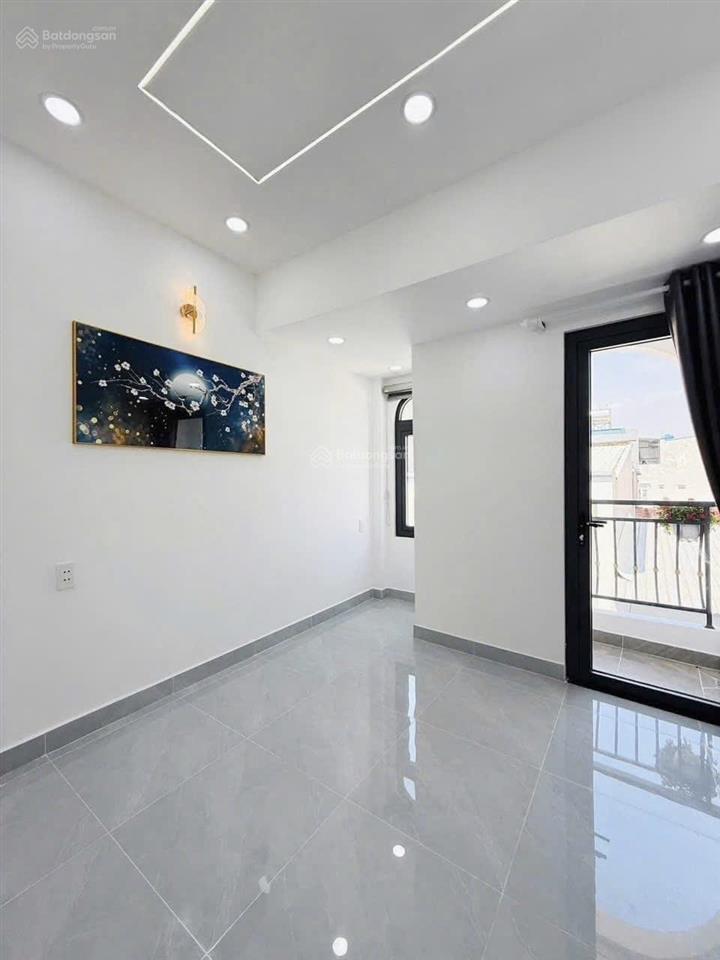 Siêu phẩm giá rẻ ở bến vân đồn, p5, quận 4. gía 4,290ty/ 68,8m2 cách chợ xóm chiếu 5 phút di chuyển