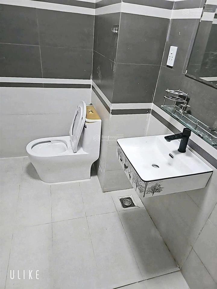 Siêu phẩm giá rẻ ở bến vân đồn, p5, quận 4. gía 4,290ty/ 68,8m2 cách chợ xóm chiếu 5 phút di chuyển