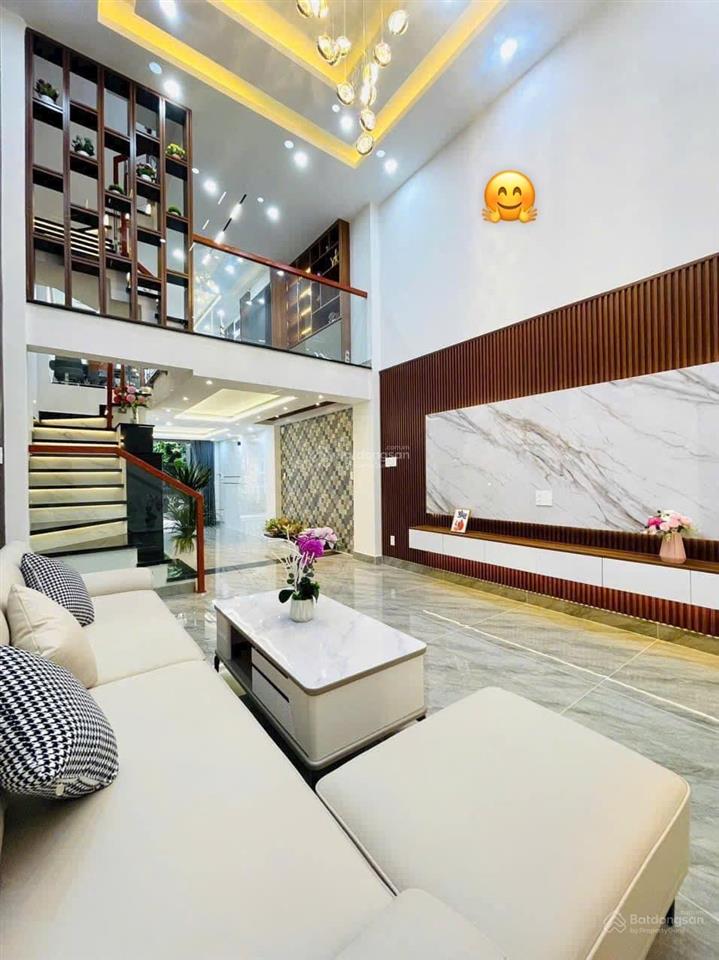 Nhà rẻ lê hồng phong p12 quận 10. 4,560 tỷ/dt 80m2, cách vạn hạnh mall 2 phút di chuyển