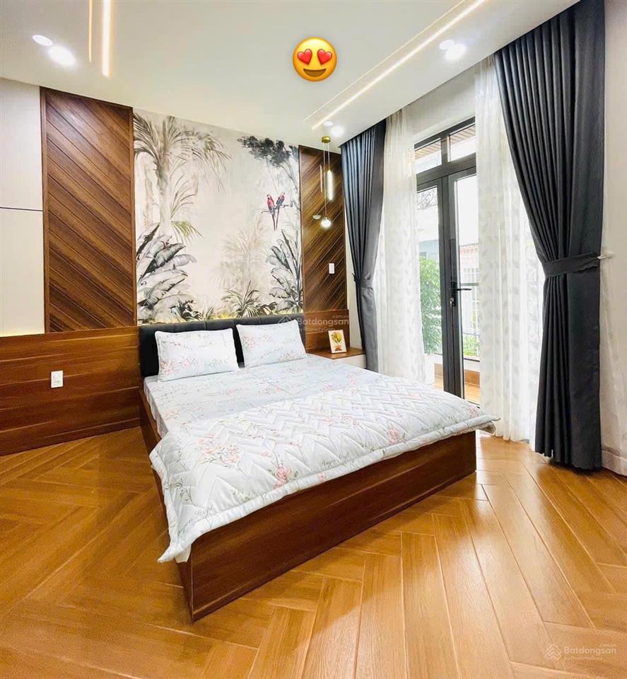 Nhà rẻ lê hồng phong p12 quận 10. 4,560 tỷ/dt 80m2, cách vạn hạnh mall 2 phút di chuyển