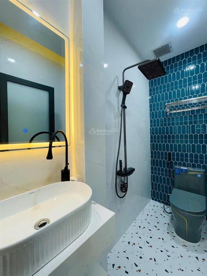 Nhà rẻ lê hồng phong p12 quận 10. 4,560 tỷ/dt 80m2, cách vạn hạnh mall 2 phút di chuyển