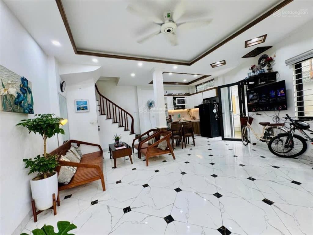 Thật! thái thịnh, lô góc, cách ô tô 30m, gần phố, thông kd, nhà mới đẹp 42m2x5t