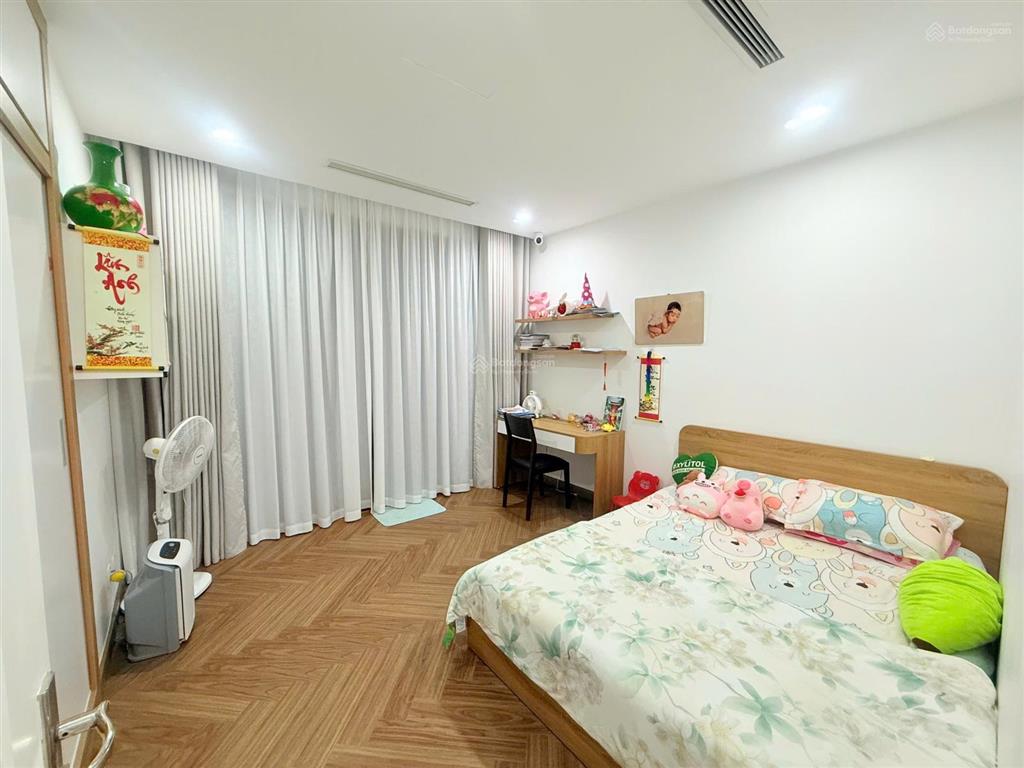 Giá tốt  cho thuê căn hộ 2 phòng ngủ tại royal city, 112m2, giá 16tr/tháng.  0869 888 ***