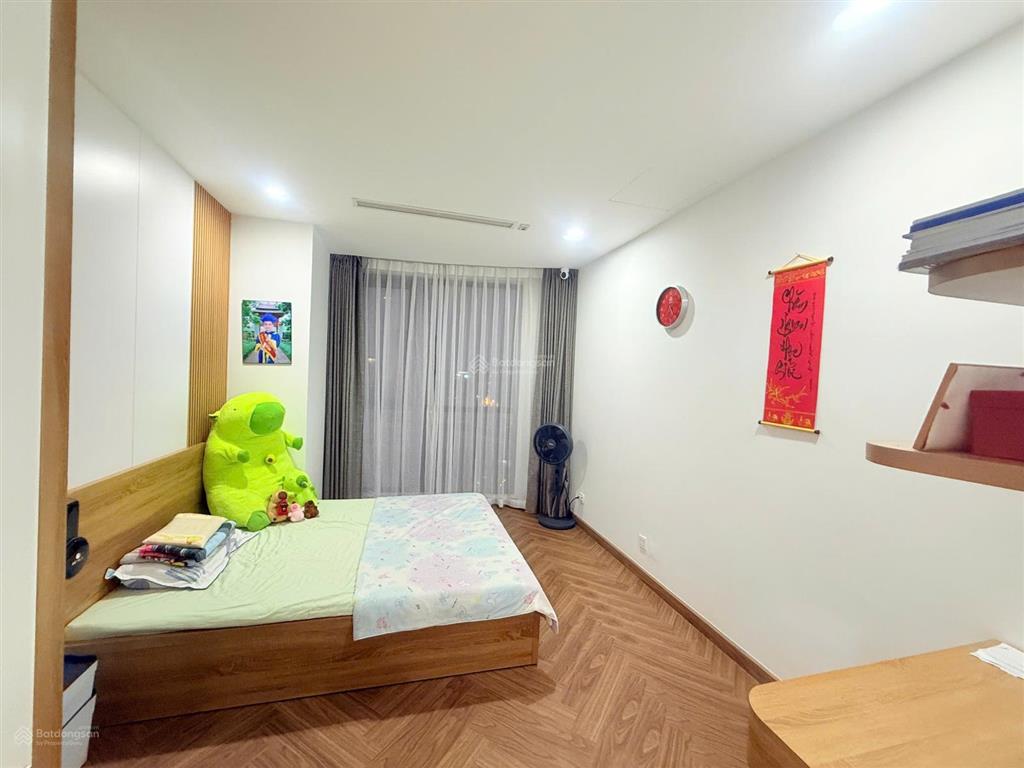 Giá tốt  cho thuê căn hộ 2 phòng ngủ tại royal city, 112m2, giá 16tr/tháng.  0869 888 ***