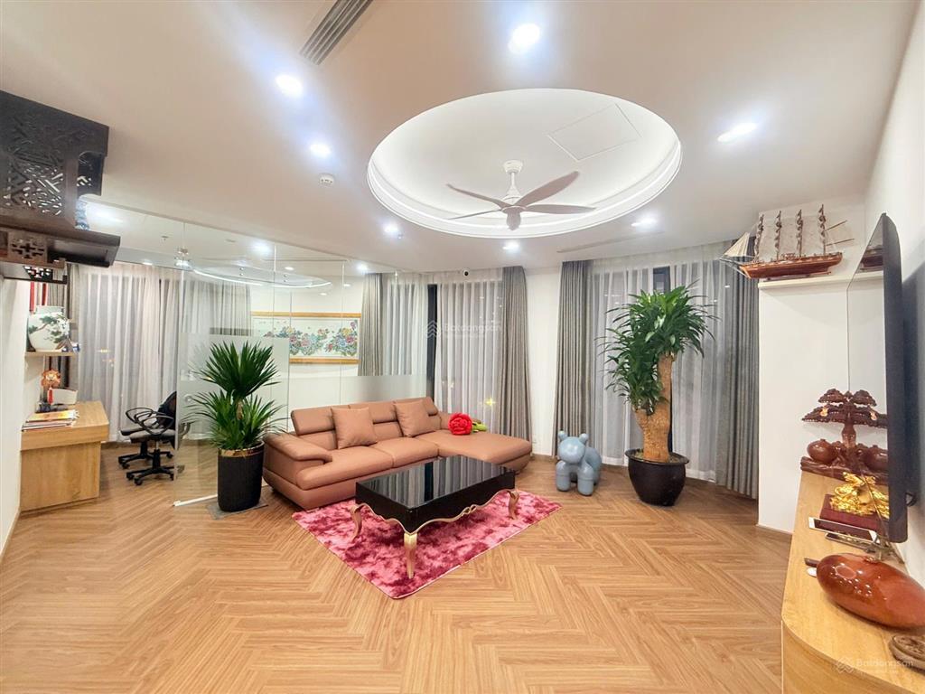 Giá tốt  cho thuê căn hộ 2 phòng ngủ tại royal city, 112m2, giá 16tr/tháng.  0869 888 ***