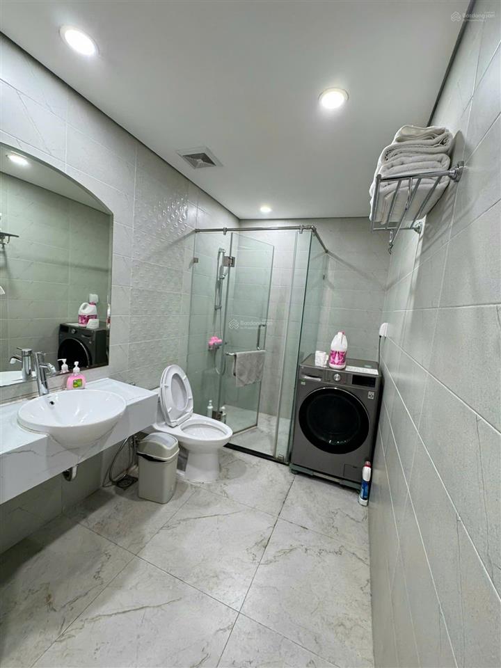 Cho thuê căn hộ 3pn, 132m2 tại royal city, giá chỉ 19 triệu/tháng.  em dương 0869 888 ***