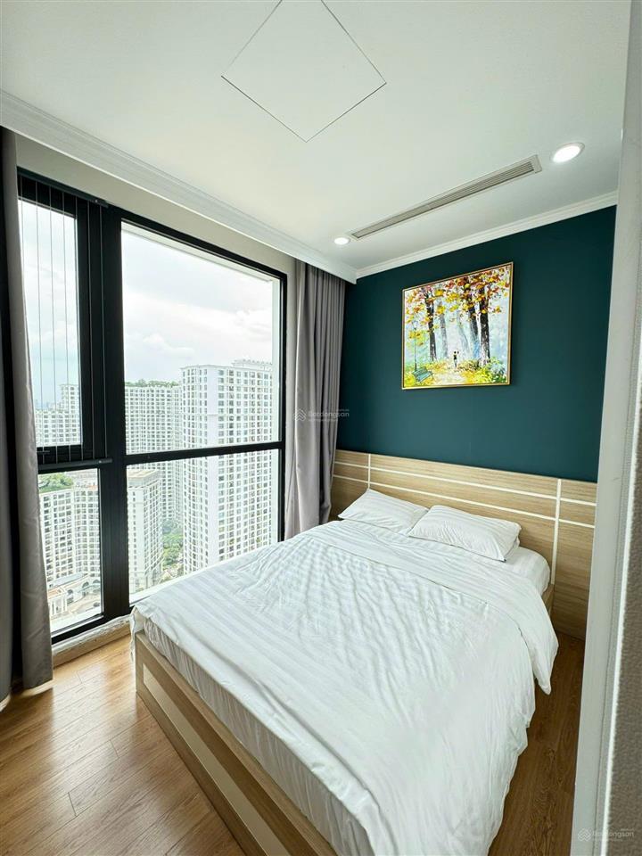 Cho thuê căn hộ 3pn, 132m2 tại royal city, giá chỉ 19 triệu/tháng.  em dương 0869 888 ***