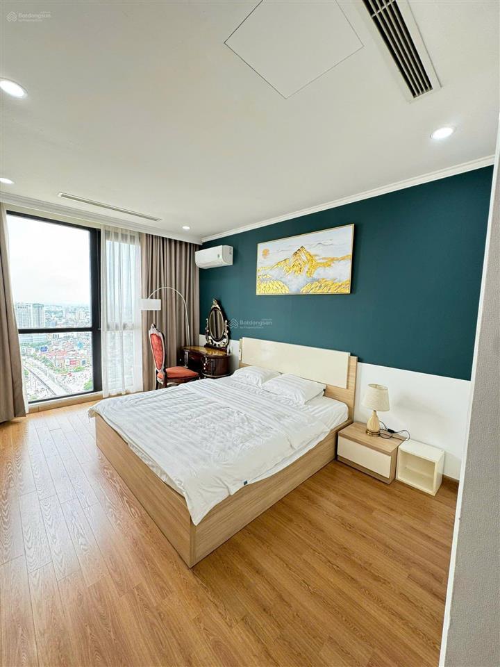 Cho thuê căn hộ 3pn, 132m2 tại royal city, giá chỉ 19 triệu/tháng.  em dương 0869 888 ***