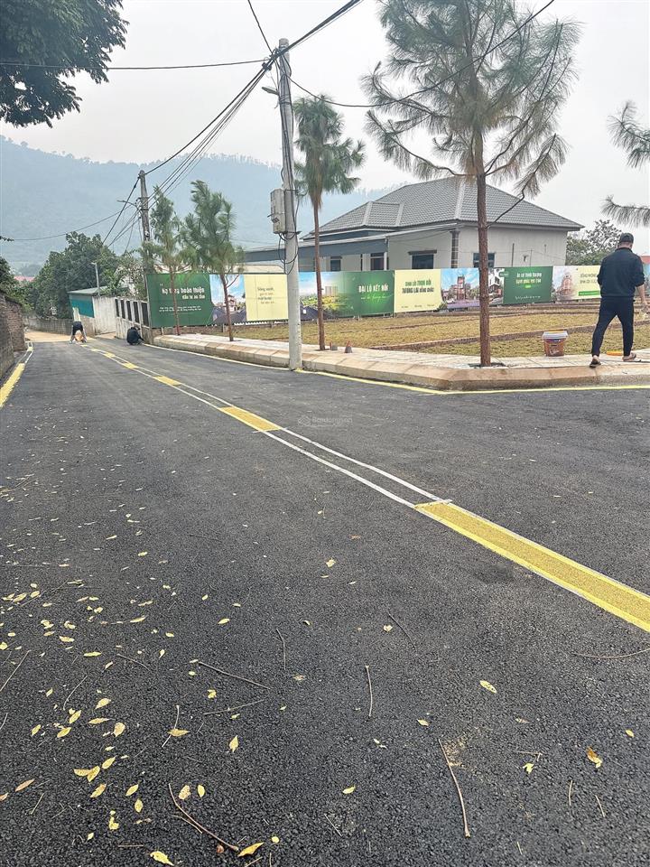 Đất nền giá rẻ tại hoà lạc giá 2,5 tỷ dt 100m full thổ cư