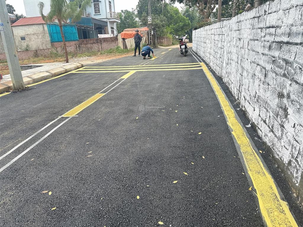 Đất nền giá rẻ tại hoà lạc giá 2,5 tỷ dt 100m full thổ cư