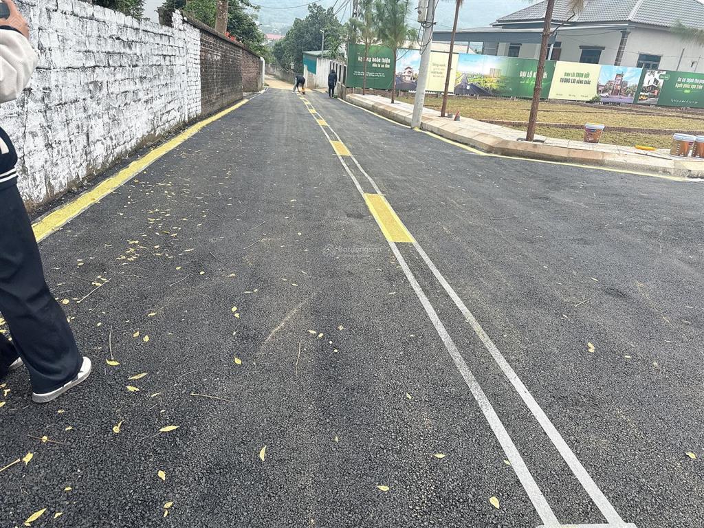 Đất nền giá rẻ tại hoà lạc giá 2,5 tỷ dt 100m full thổ cư