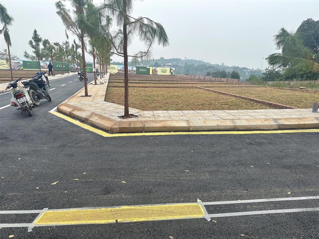 Đất nền giá rẻ tại hoà lạc giá 2,5 tỷ dt 100m full thổ cư