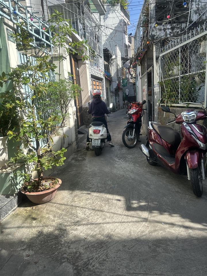 Bán nhà đuờng nguyễn cửu vân,bình thạnh. hẻm thoáng thông ra xvnt, đbp , dtcn 46,1 m2, chỉ 7 tỷ.