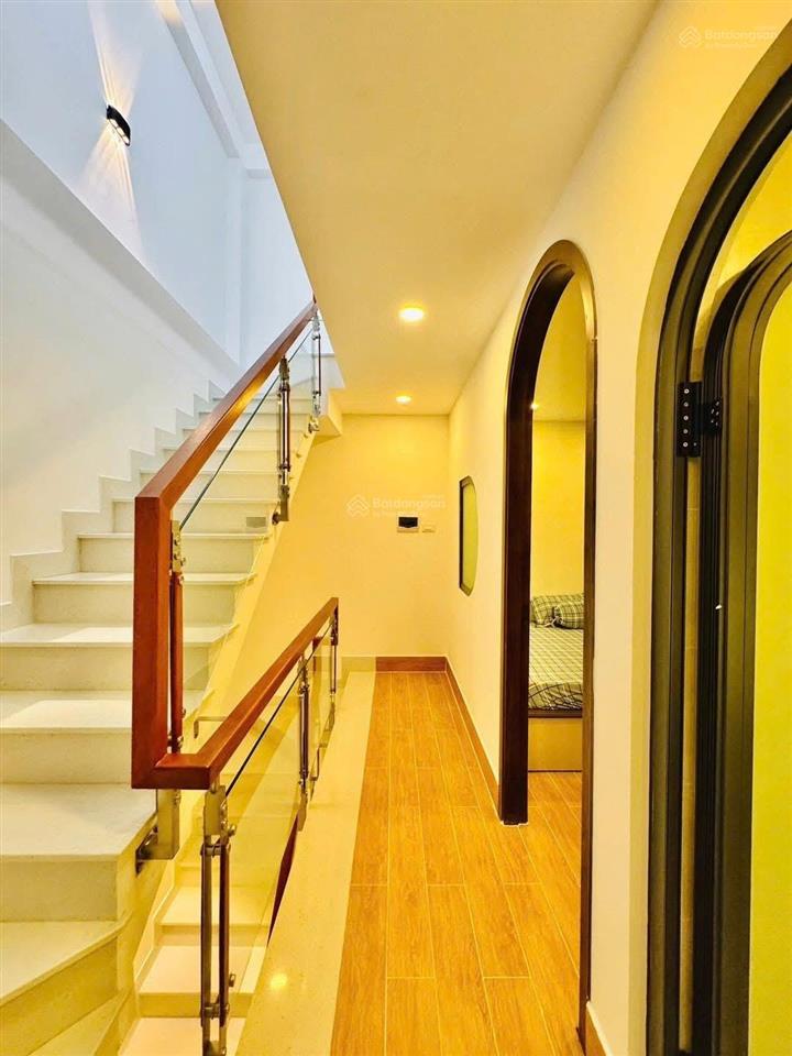 Cực vip! nhà xây mới 1trệt, 2lầu giá 3tỷ52. dt 70.3.8m2 (5,1x13,8m) trục phạm huy thông, p6, gò vấp