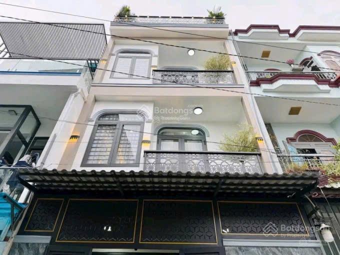 Tôi cần bán gấp nhà đường trước nhà rộng 6m, lý nam đế  p. 7  q. 11. đang cho thuê 17tr