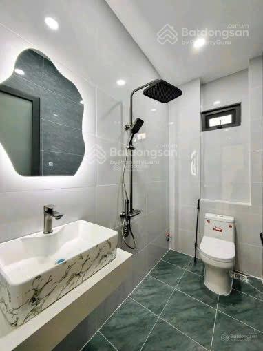 Tôi cần bán gấp nhà đường trước nhà rộng 6m, lý nam đế  p. 7  q. 11. đang cho thuê 17tr