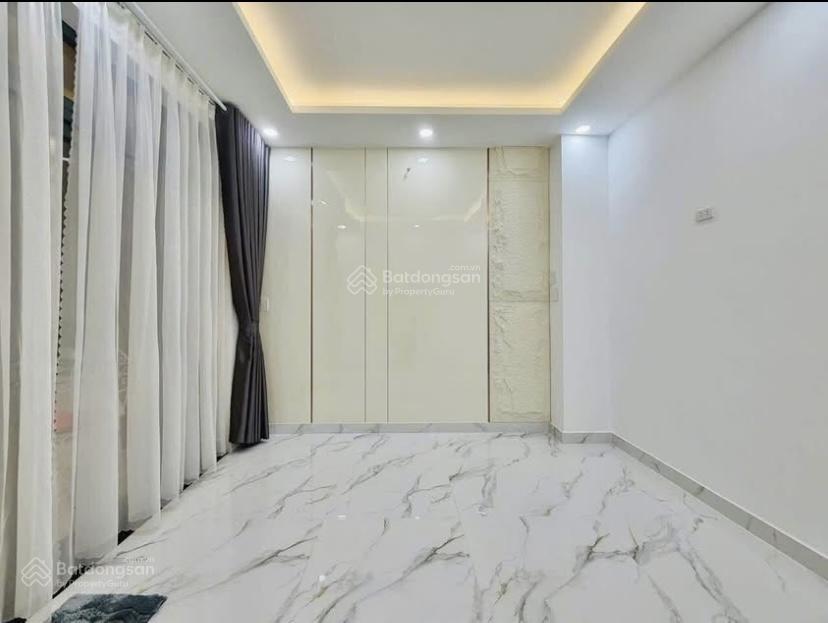 Bán nhà gần chợ bàn cờ đường xe hơi thông. nguyễn thiện thuật  p.3  q3 cho thuê 28tr