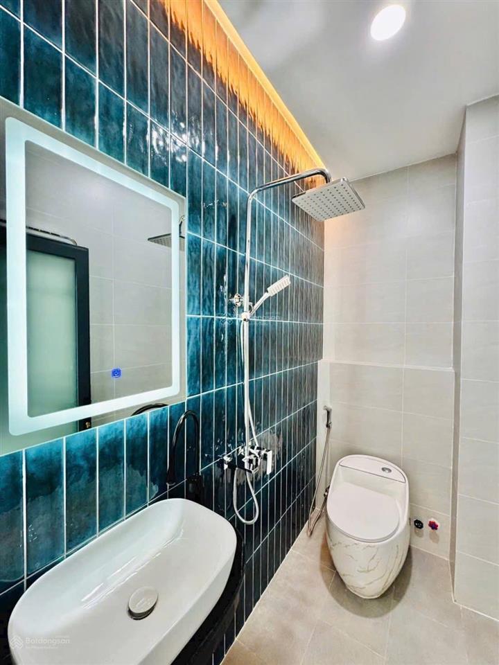 Kẹt tiền bán gấp nhà đường oto 7m rạch bùng binhp9q3 giá 4tỷ2/71m2 cho thuê 29tr gần ga sài gòn