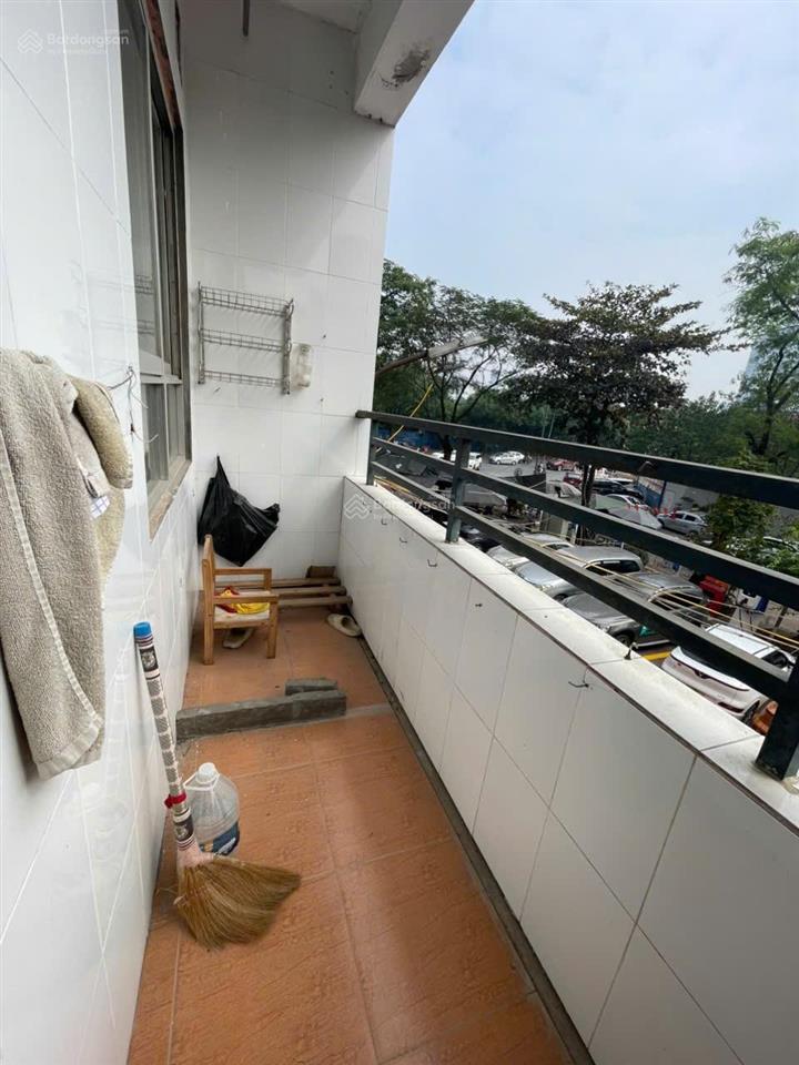 Cần bán căn hộ b10 nam trung yên dt 69m2 thiết kế 2 ngủ sẵn sổ đỏ. giá 5,91 tỷ 0948 886 ***