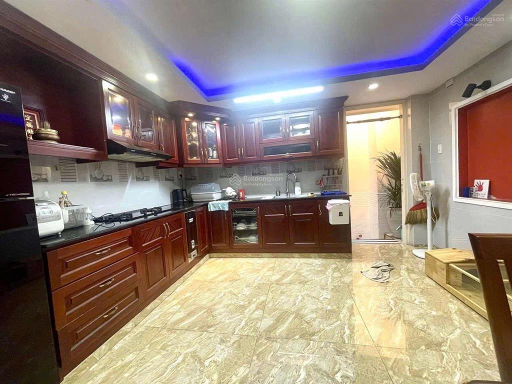 Chính chủ cần bán nhà hẻm ô tô phạm thị ba, phú thuận, q7 (dt hơn 68m2). giá 3tỷ550 còn tl ra lộc