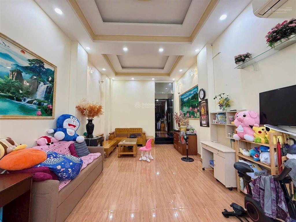 Nhà ngay trục đường sầm uất nguyễn văn công, gv. giá 3tỷ520 còn tl