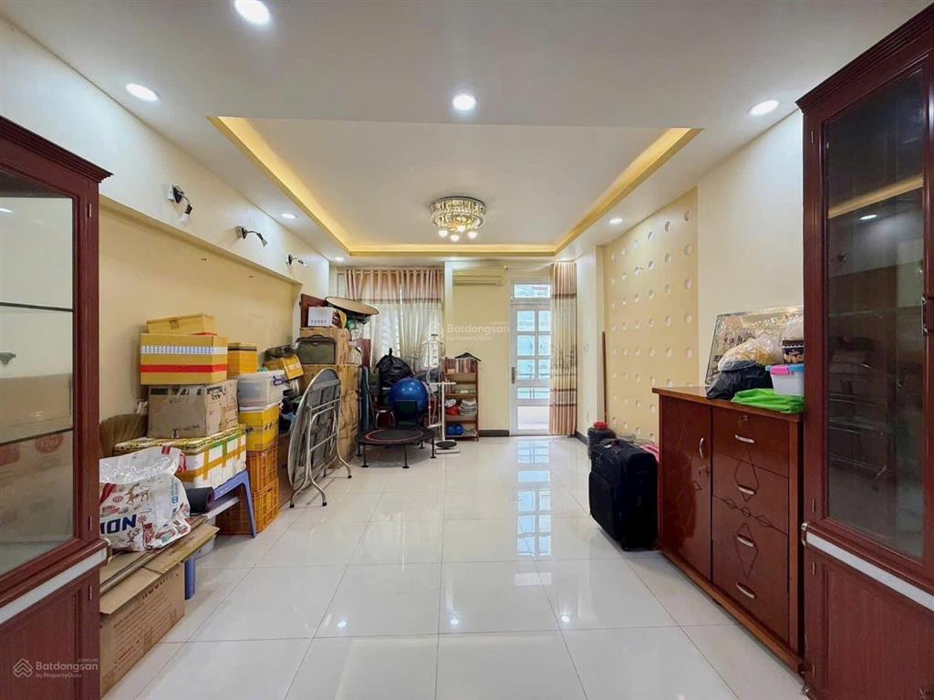 Nhà ngay trục đường sầm uất nguyễn văn công, gv. giá 3tỷ520 còn tl