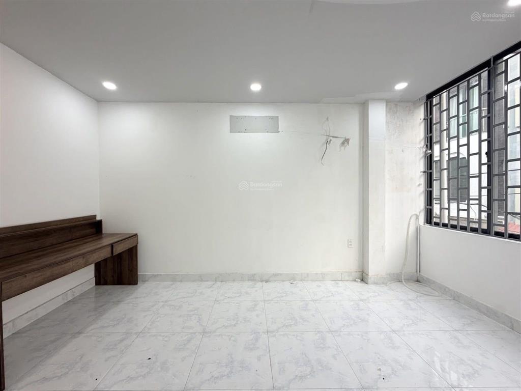 Giảm sâu 300 triệu  chính chủ cần bán nhà hẻm xe hơi luỹ bán bích, tân phú. giá còn 3tỷ180 tl nhẹ