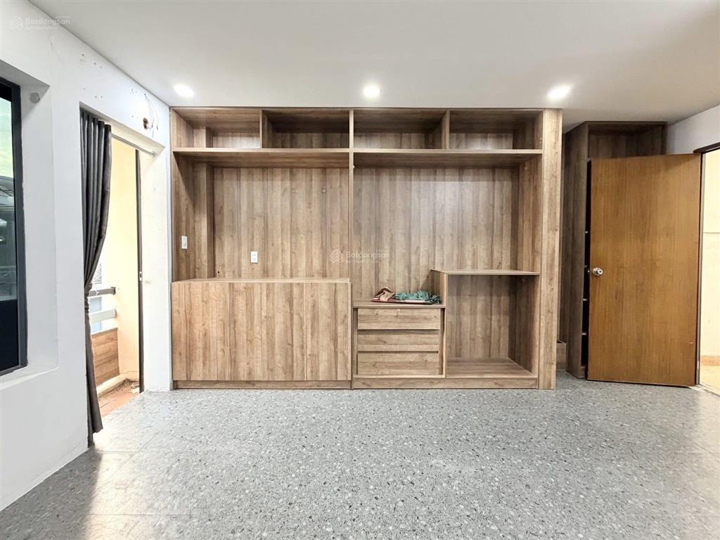 Giảm sâu 300 triệu  chính chủ cần bán nhà hẻm xe hơi luỹ bán bích, tân phú. giá còn 3tỷ180 tl nhẹ