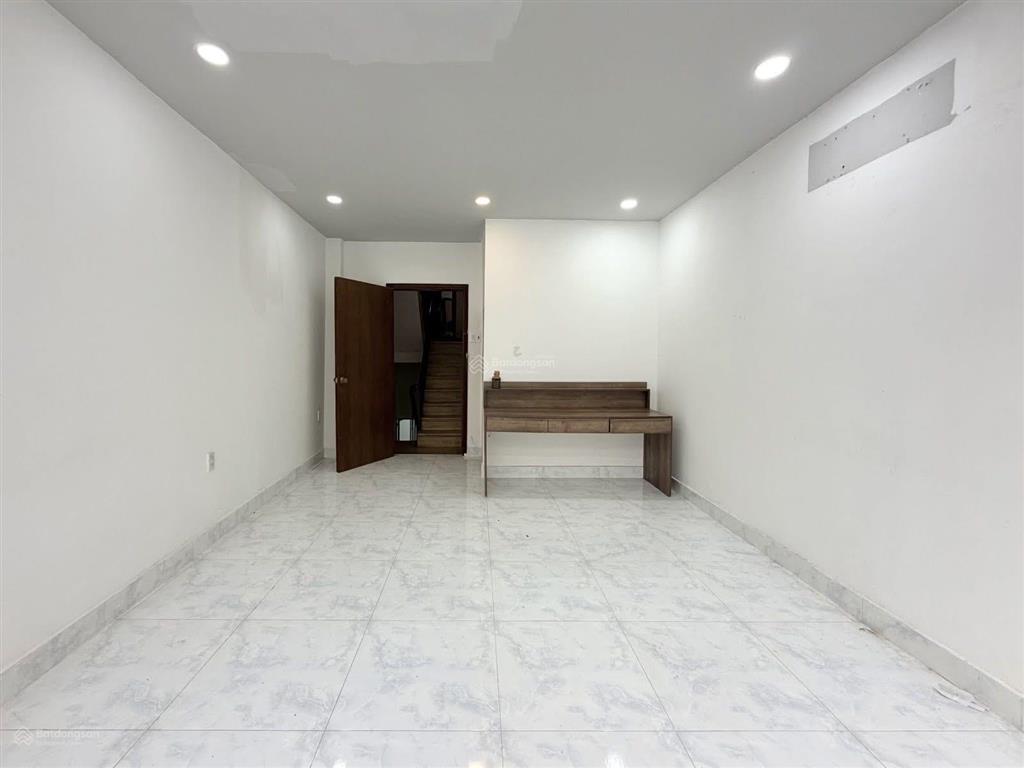 Giảm sâu 300 triệu  chính chủ cần bán nhà hẻm xe hơi luỹ bán bích, tân phú. giá còn 3tỷ180 tl nhẹ